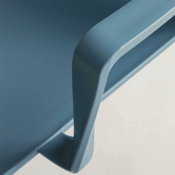 fauteuil terrasse de restaurant empilable Bakhita couleur bleu clair