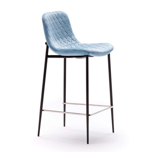 tabouret chic de bar restaurant Arty en velours bleu clair