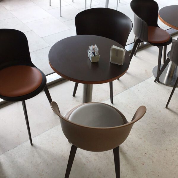 Chaise de restaurant Epica coussin tapissé