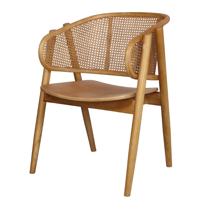 chaise de restaurant style japonais Yumika structure en bois d'orme et dossier cannage en maille de jonc marron.